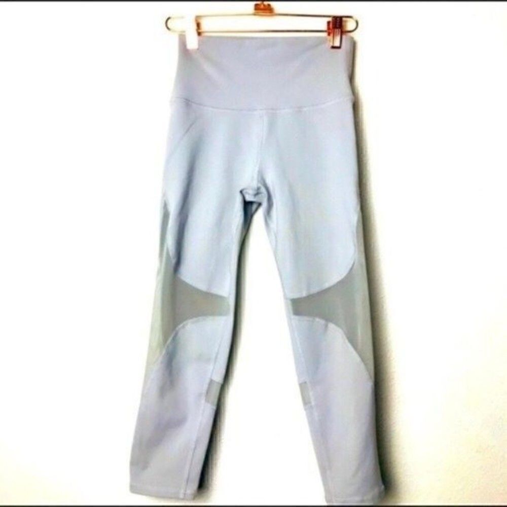 Alo womans Coast capri leggings XS BoxF gray with mesh